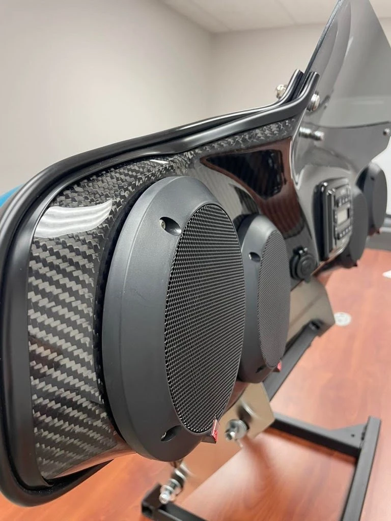 Reckless Carbon Fiber Batwing Fairing 11 Reckless Carbon Fiber Batwing Fairing - Image 9