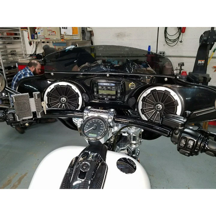 Reckless Motorcycles Batwing Fairing With Stereo Dyna Breakout 5 Reckless Motorcycles Batwing Fairing With Stereo Dyna Breakout - Image 3