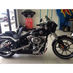 Reckless Motorcycles Batwing Fairing With Stereo Dyna Breakout 23 Reckless Motorcycles Batwing Fairing With Stereo Dyna Breakout -Scootik Bike Shop reckless motorcycles bout1 batwing fairing image5