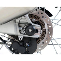 R&G SP0071BK Swingarm Protectors Triumph Thruxton 1200 / R 16-up / Street Twin 2016 -Scootik Bike Shop rg sp0071bk swingarm protectors image3