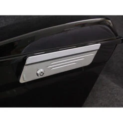 TKY Quick Release Hard Saddlebags, 25 Liter Each For Harley-Davidson Fat Boy (2007-2017) -Scootik Bike Shop tky quick release saddlebags fat boy image5