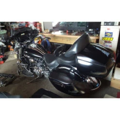 TKY Quick Release Hard Saddlebags For Yamaha Roadliner/Stratoliner, 40 Liters -Scootik Bike Shop tky quick release saddlebags roadliner stratoliner image9